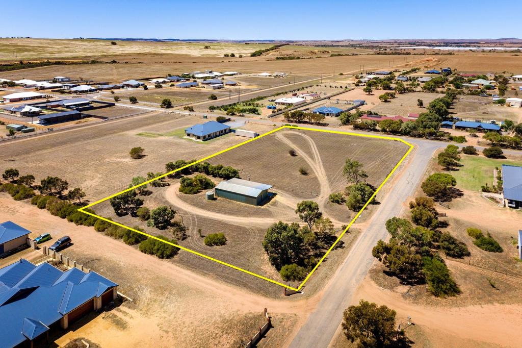 2 Peppin Pl, Deepdale, WA 6532