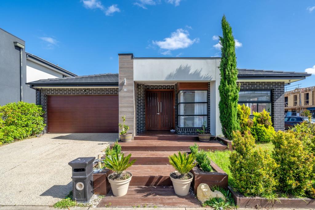 16 Guisard Way, Clyde North, VIC 3978