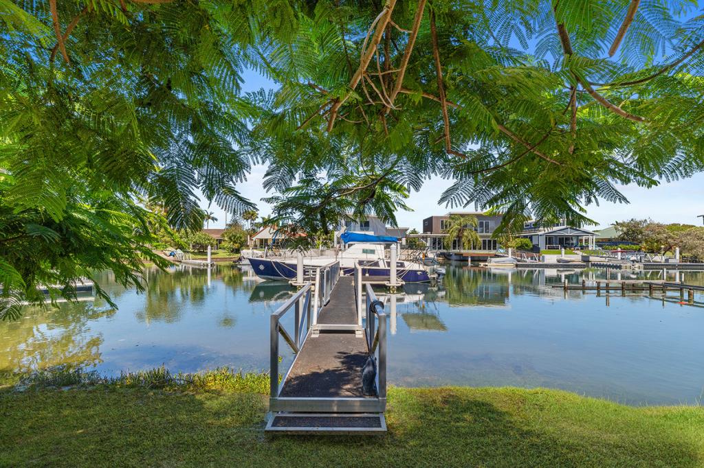 78 Point Cartwright Dr, Buddina, QLD 4575