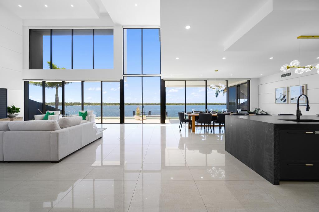 31 PARKLANE TCE, SOVEREIGN IS, QLD 4216