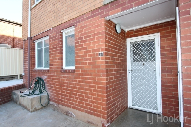 8b Federal Ave, Crestwood, NSW 2620