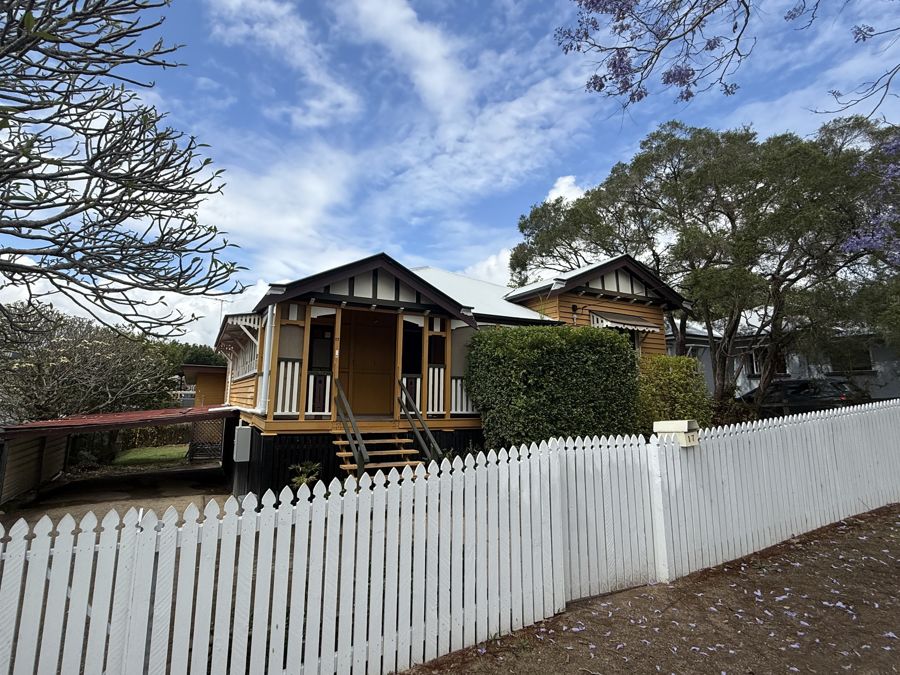 17 Martin St, Woodend, QLD 4305