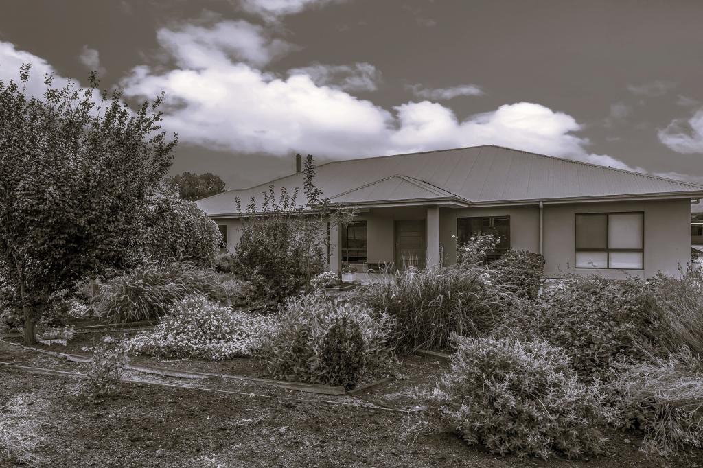 221 Drummond Ave, Loxton, SA 5333