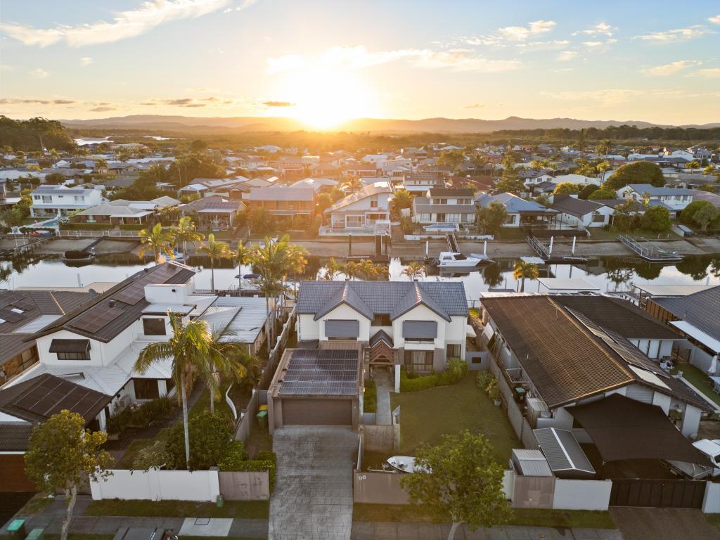 90 Oxley Dr, Paradise Point, QLD 4216