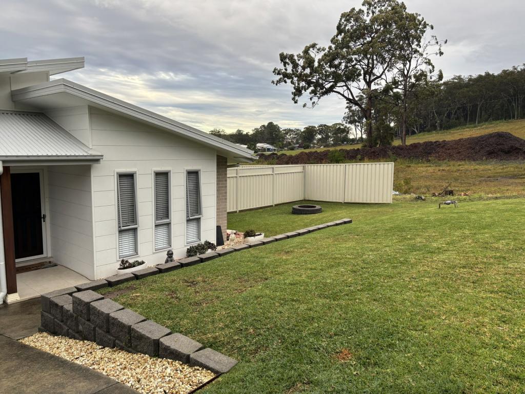 1 Racemosa Cct, South West Rocks, NSW 2431