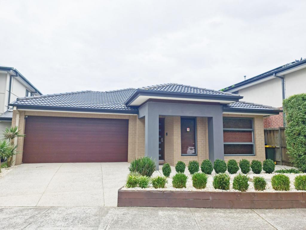 35 BARNSTORMER BVD, POINT COOK, VIC 3030