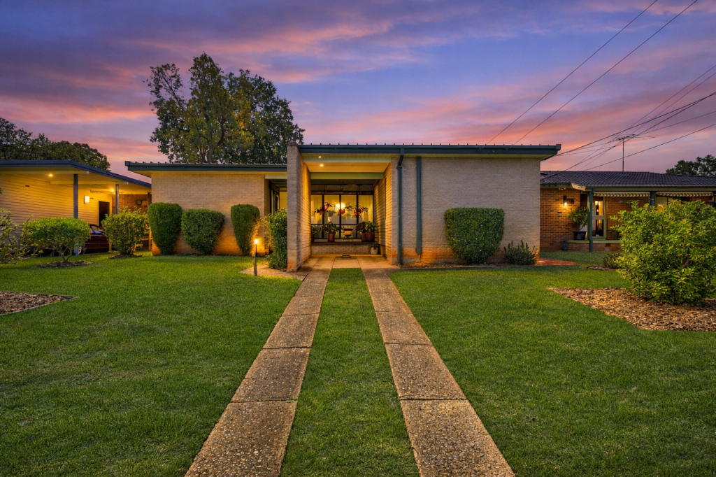 13 Weber Cres, Emerton, NSW 2770