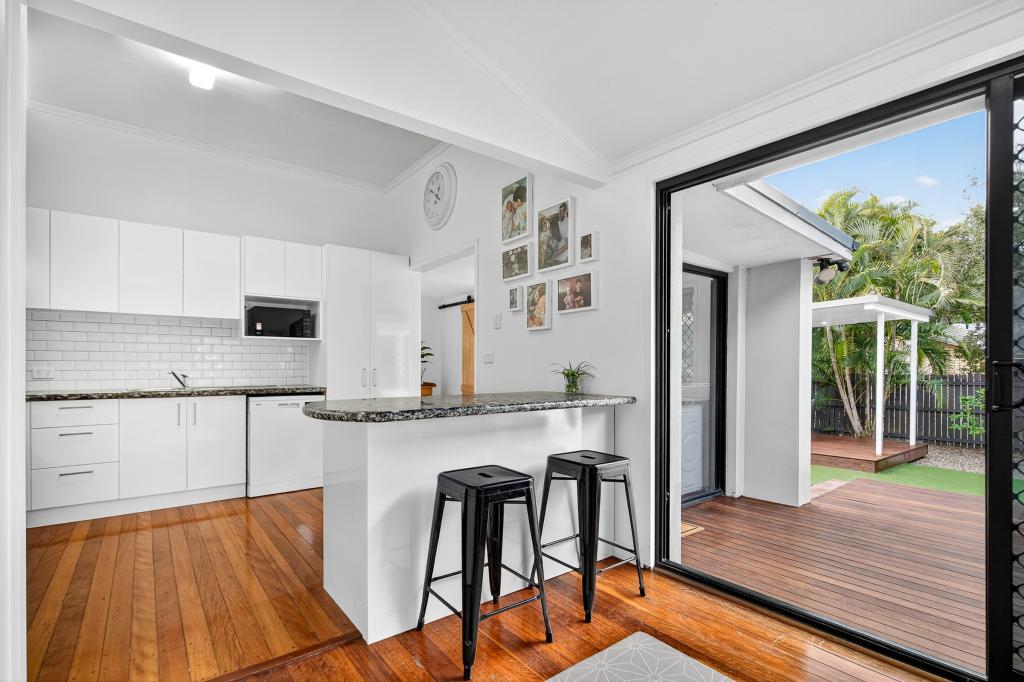 8 HOBEN ST, MITCHELTON, QLD 4053