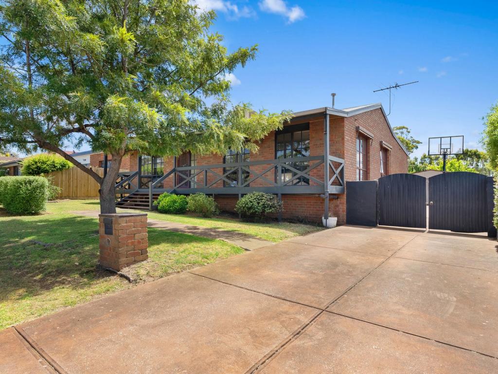 18 Nathan Dr, Darley, VIC 3340