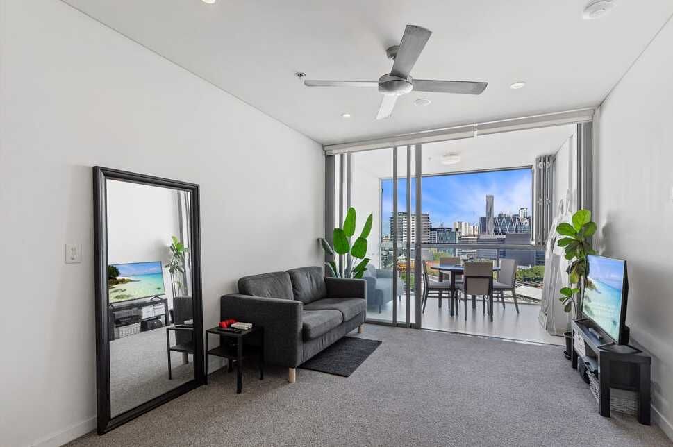 1082/16 HAMILTON PL, BOWEN HILLS, QLD 4006