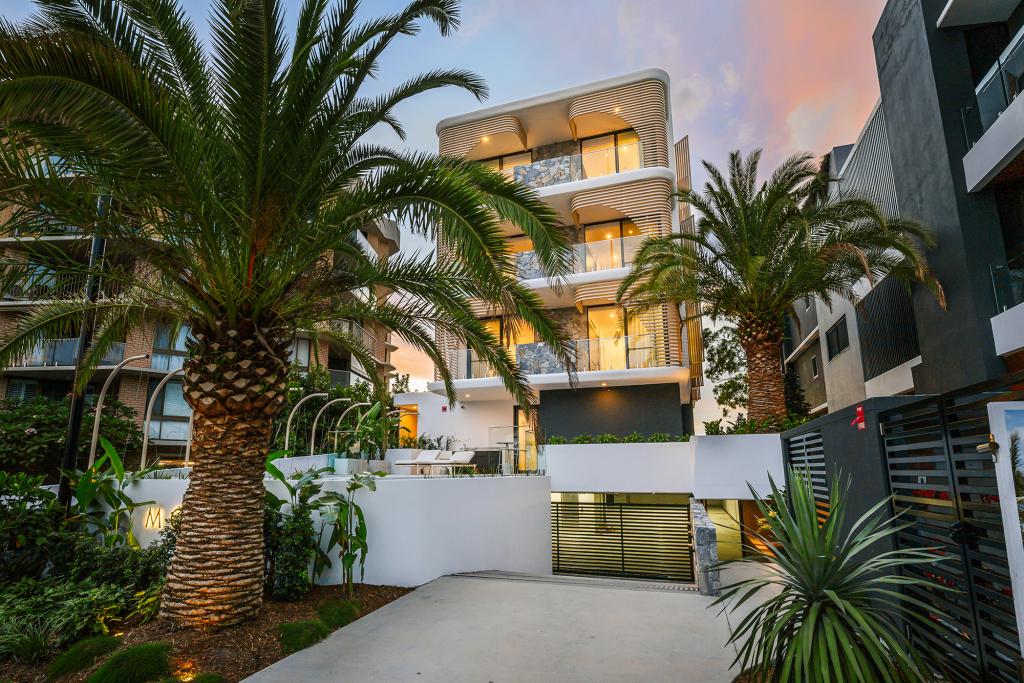 2/4 Paradise Pde, Paradise Point, QLD 4216