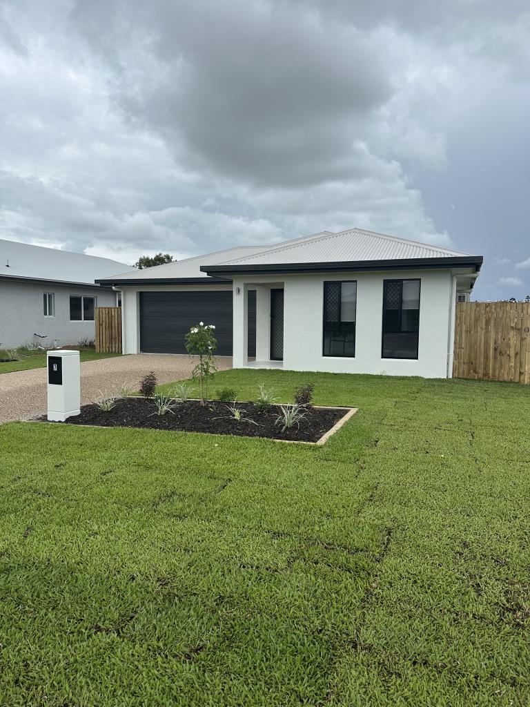 7 Arkhurst St, Bushland Beach, QLD 4818