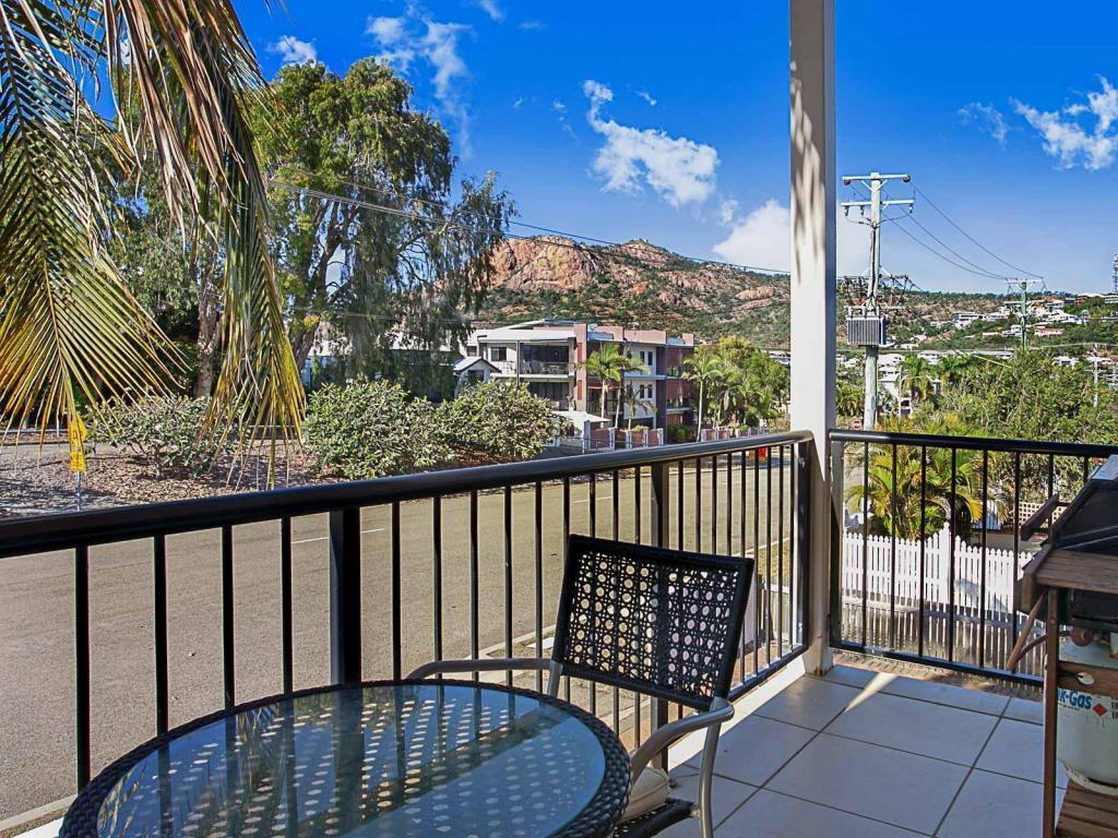 5/2 MCKINLEY ST, NORTH WARD, QLD 4810