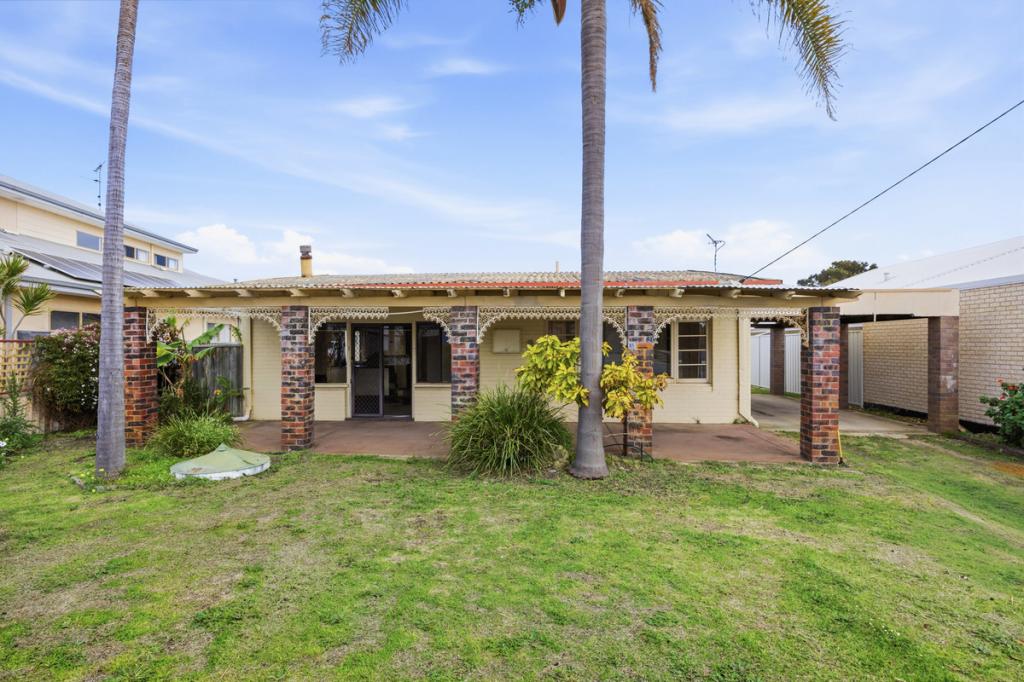 8 Earl St, Wannanup, WA 6210