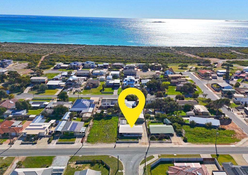 22 Lesueur Dr, Jurien Bay, WA 6516