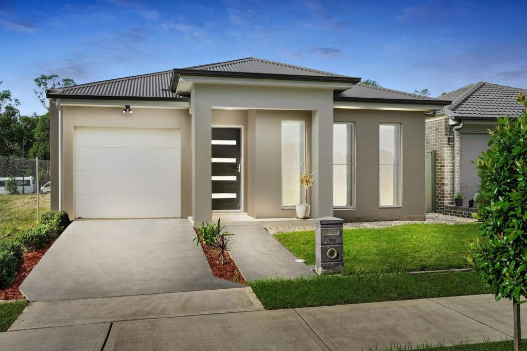 28 Nagle St, Jordan Springs, NSW 2747
