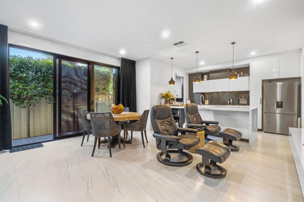 2/451 Pine Ridge Rd, Runaway Bay, QLD 4216