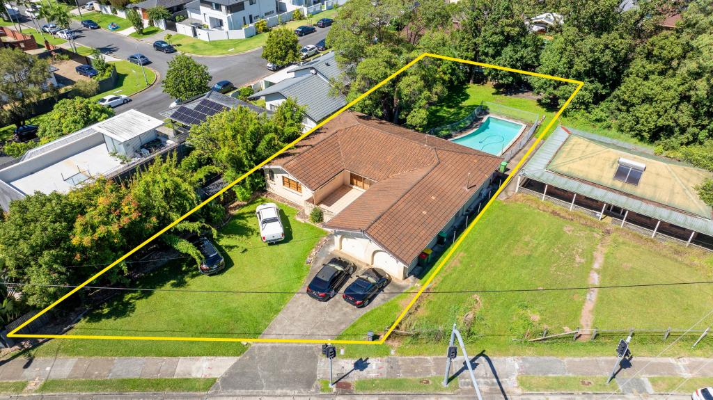 166 ASHMORE RD, BUNDALL, QLD 4217