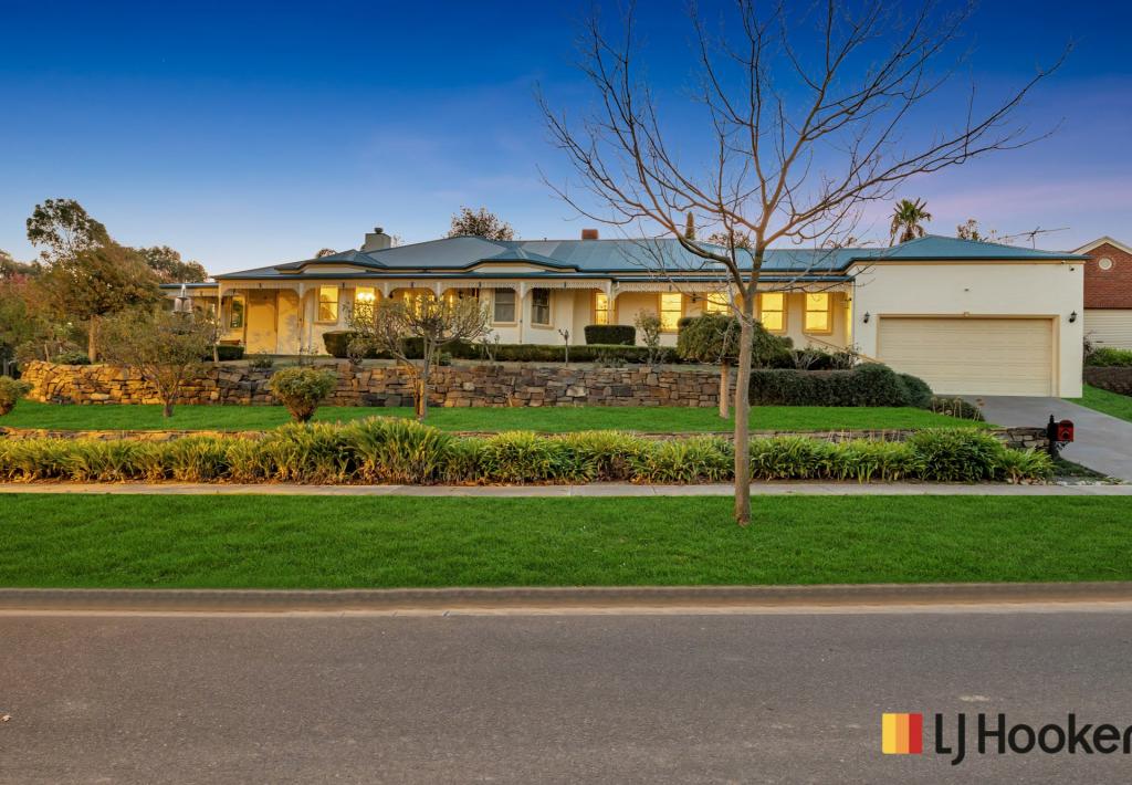 27 Canterbury Ave, Sunbury, VIC 3429