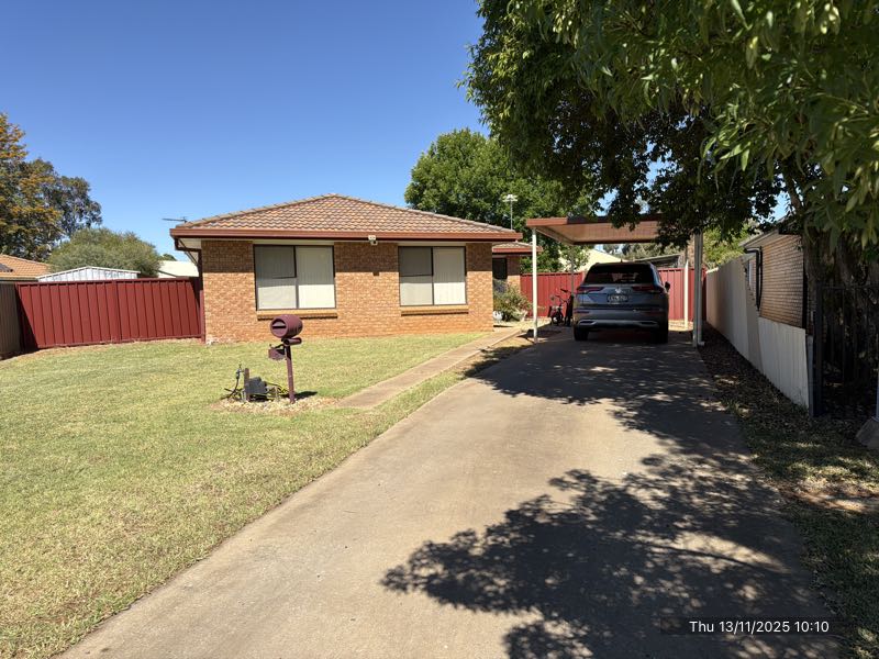 8 LYONS PL, DUBBO, NSW 2830