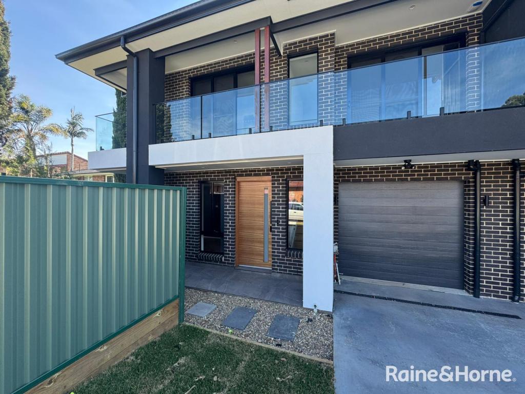 4C PARDALOTE ST, INGLEBURN, NSW 2565