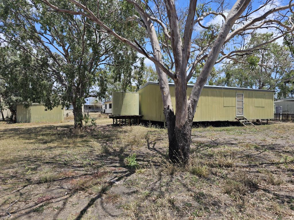 26-28 S S Wakefield Ave, Jerona, QLD 4809