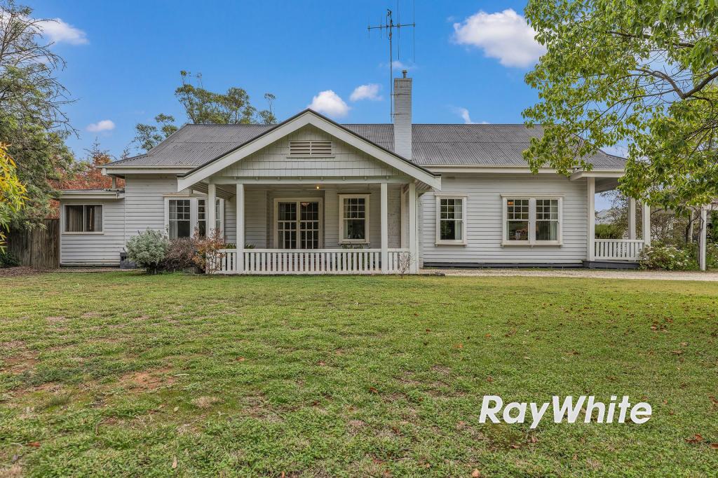 34 Railway Rd, Rochester, VIC 3561