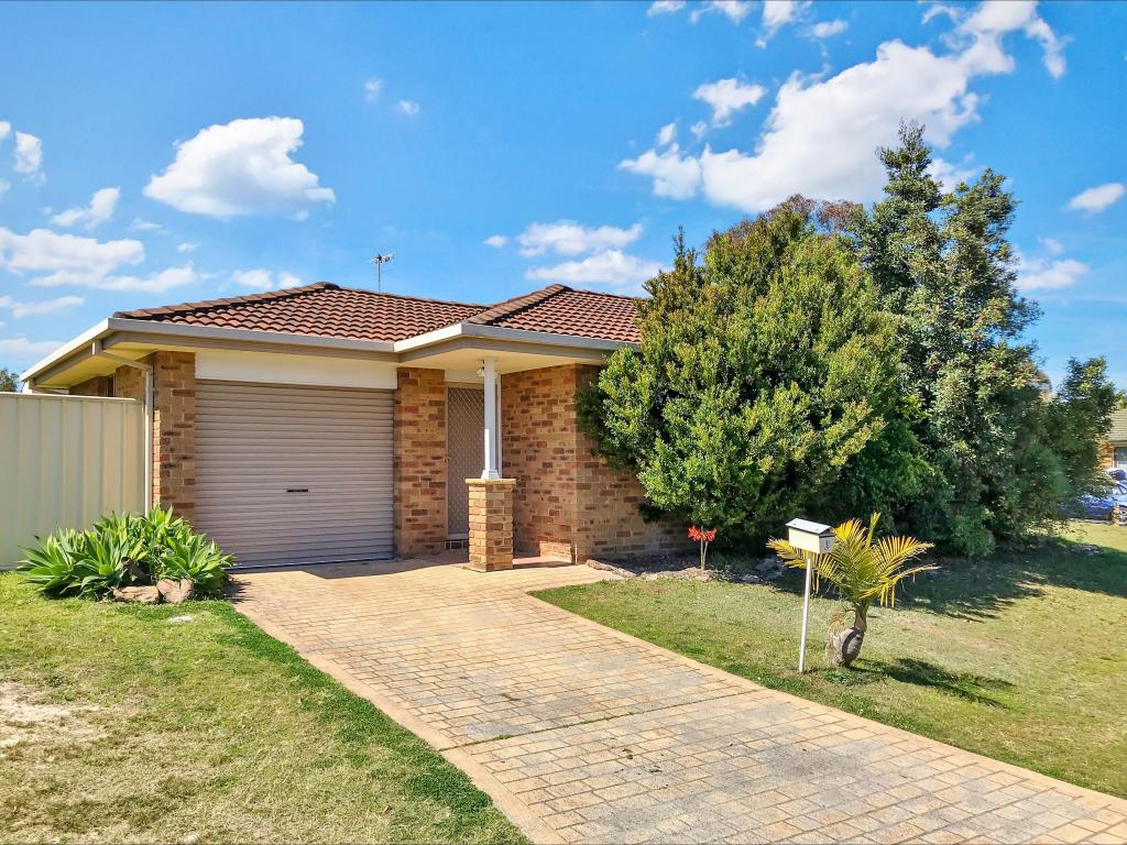 2 Rosella Cct, Blue Haven, NSW 2262