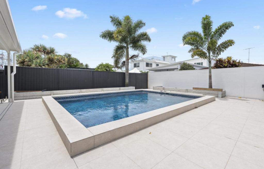 103 Albion Ave, Miami, QLD 4220