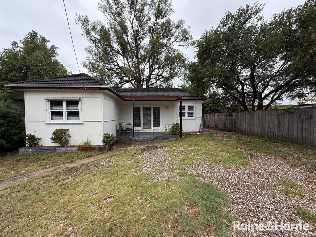 14 Cambridge St, Ingleburn, NSW 2565