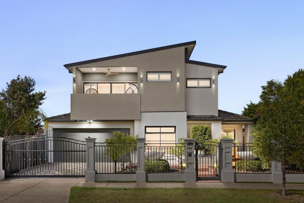 30 Field St, Manor Lakes, VIC 3024