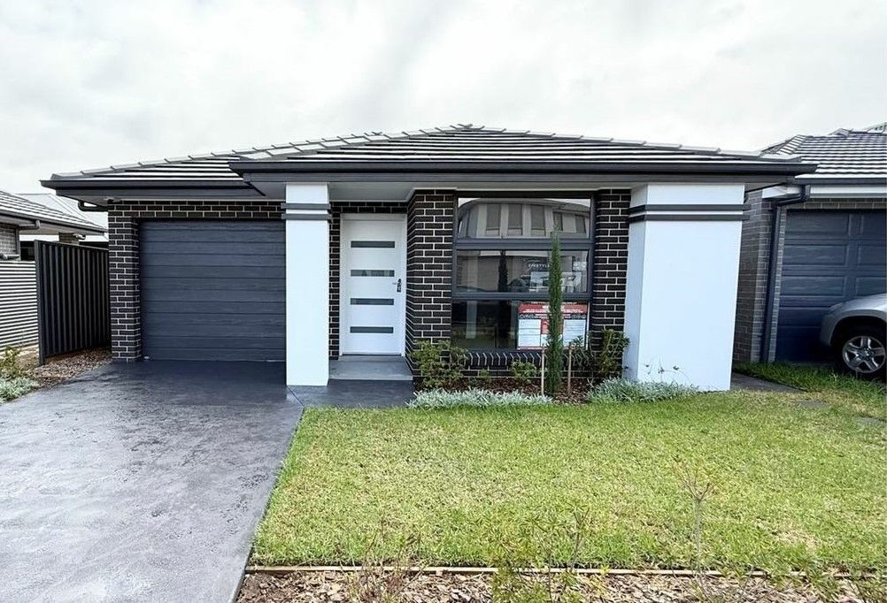 4 Aroona Ave, Austral, NSW 2179