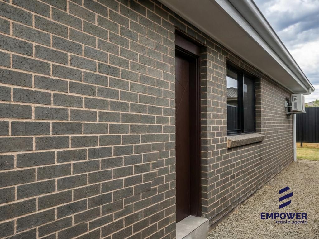 33a Abrahams St, Claymore, NSW 2559