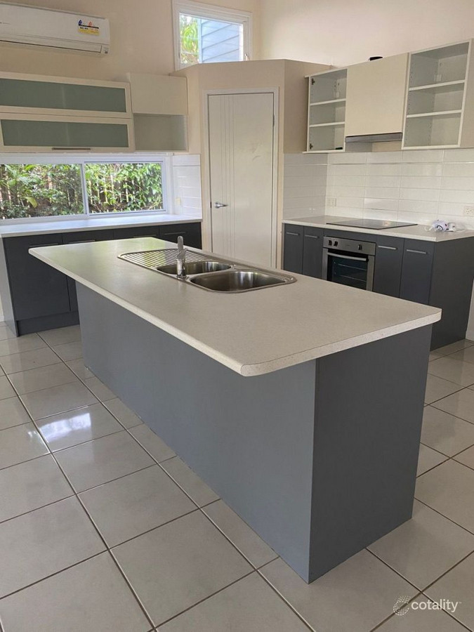 1 Hazelwood St, Shailer Park, QLD 4128