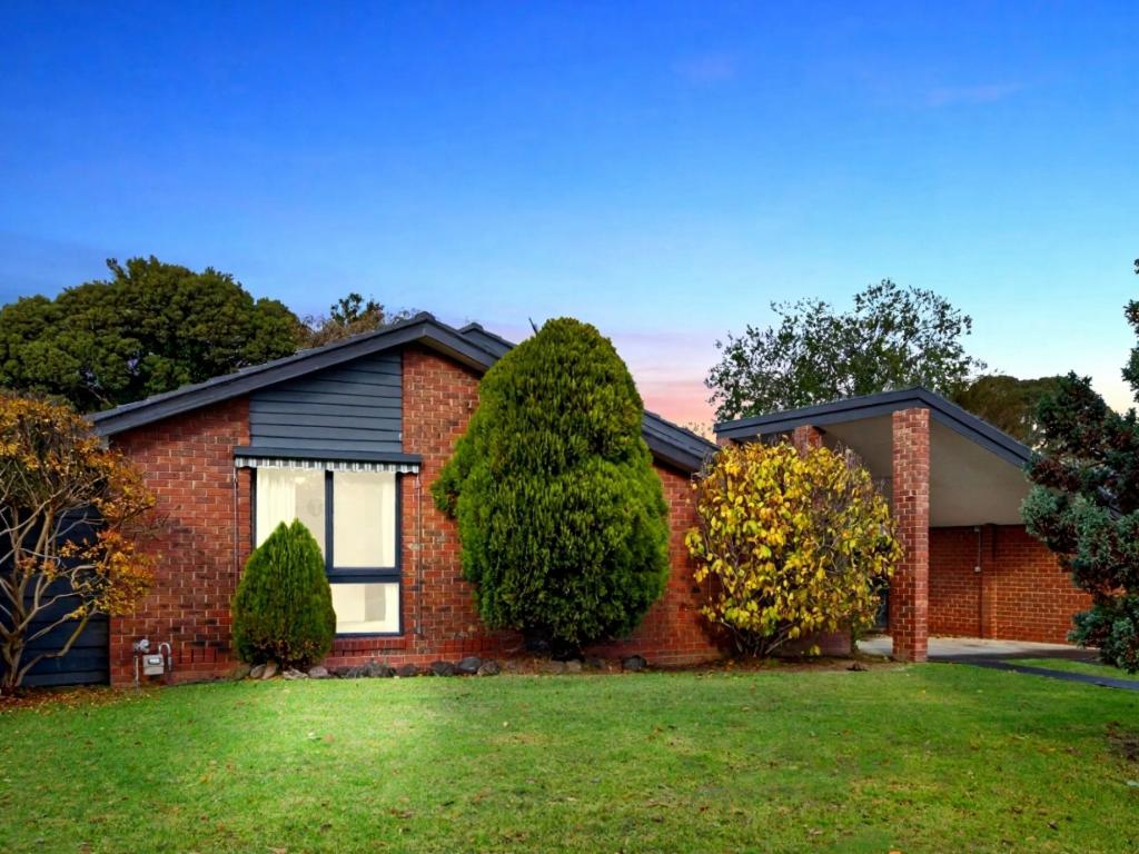 8 The Knoll, Ferntree Gully, VIC 3156