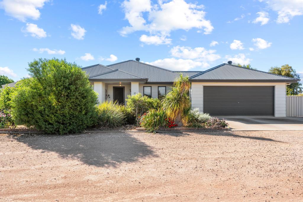 17 Chapman Rd, Moonta Bay, SA 5558