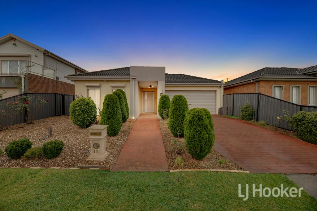 11 Lakewood Bvd, Melton, VIC 3337