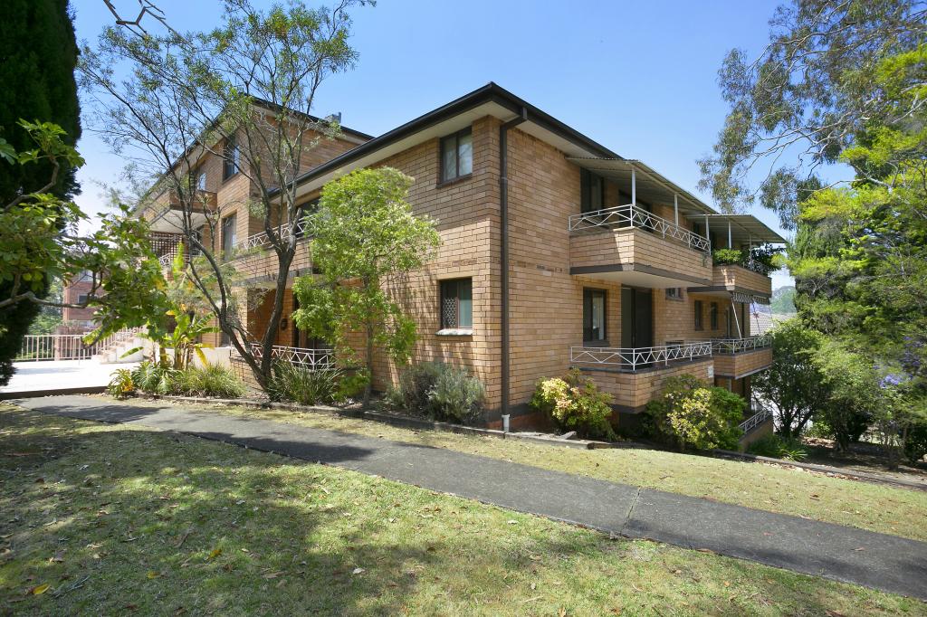 2/82-84 HUNTER ST, HORNSBY, NSW 2077