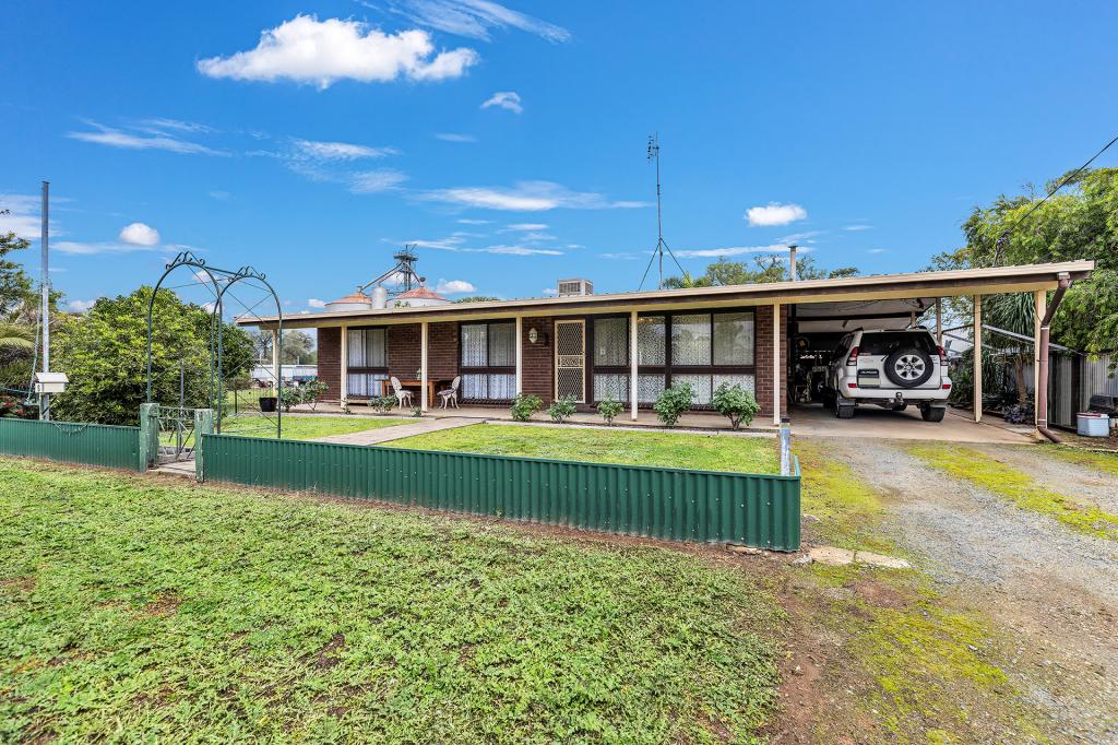 5 Livingstone St, Mathoura, NSW 2710