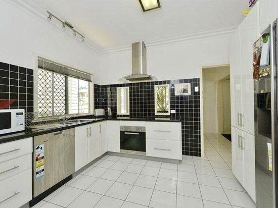 170 Macrossan Ave, Norman Park, QLD 4170