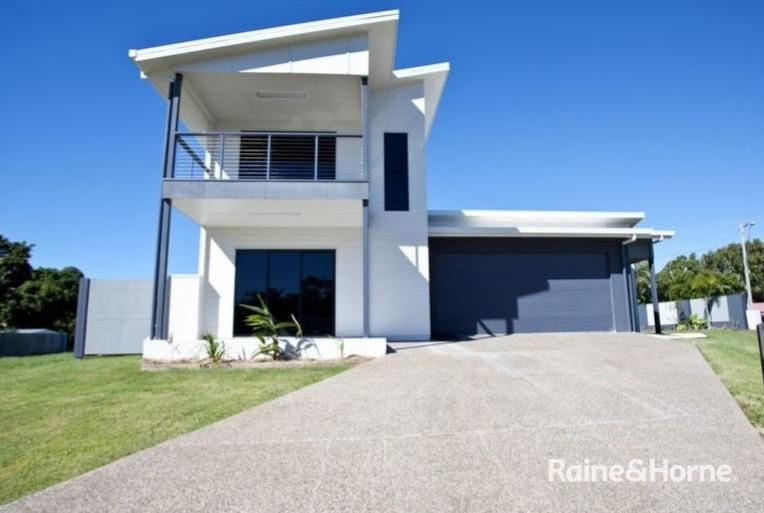 2 Turtle Pl, Blacks Beach, QLD 4740