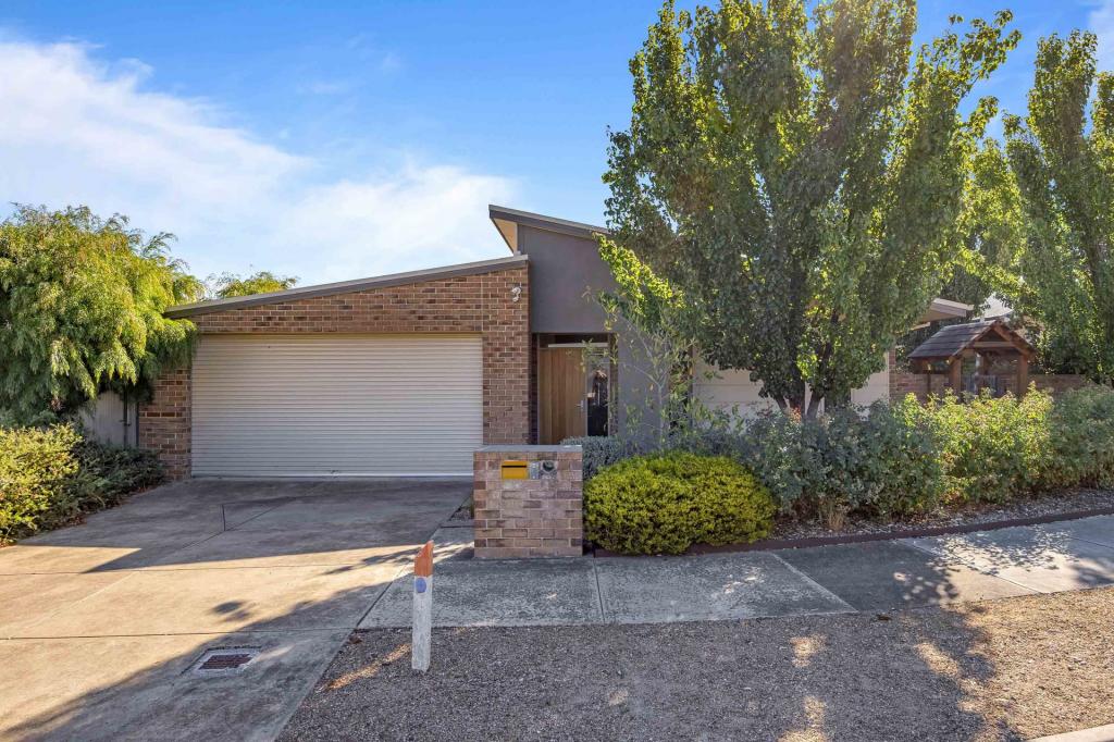 3 Doherty Cl, Mount Clear, VIC 3350