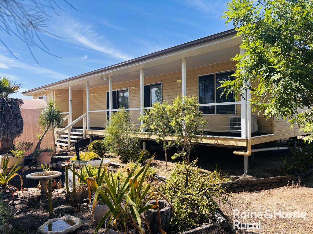 8 Bass St, Yuleba, QLD 4427