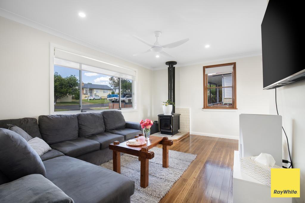 8 Prince Ave, Uralla, NSW 2358