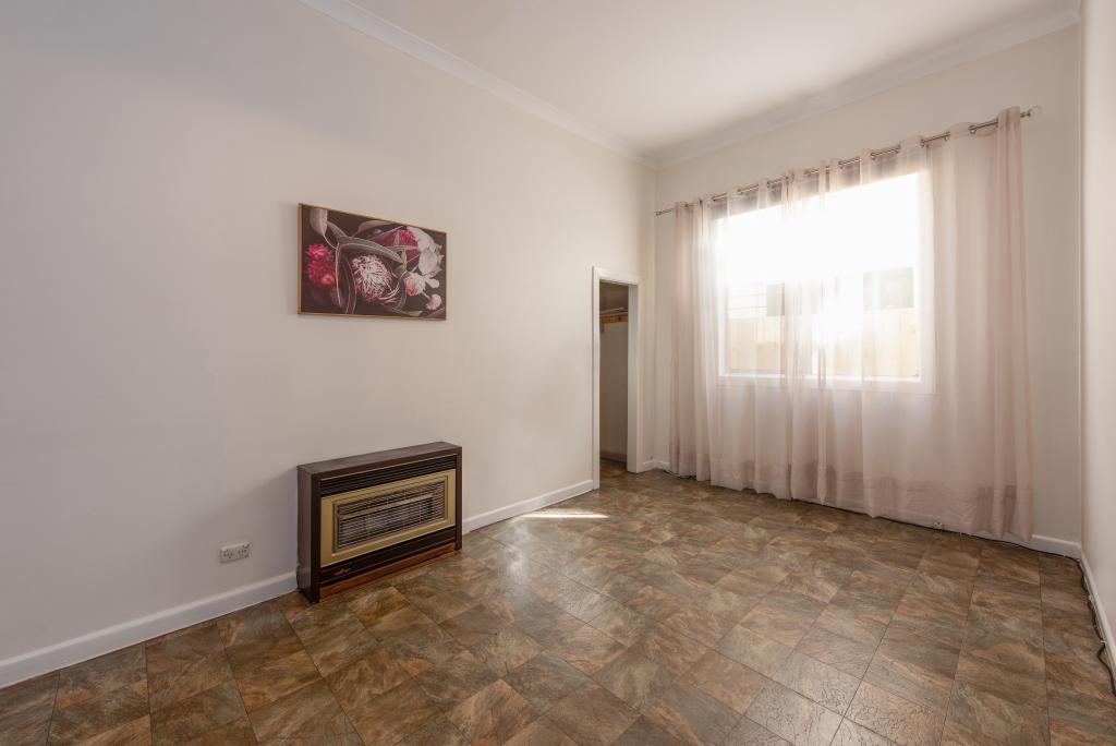 73 Williamstown Rd, Seddon, VIC 3011