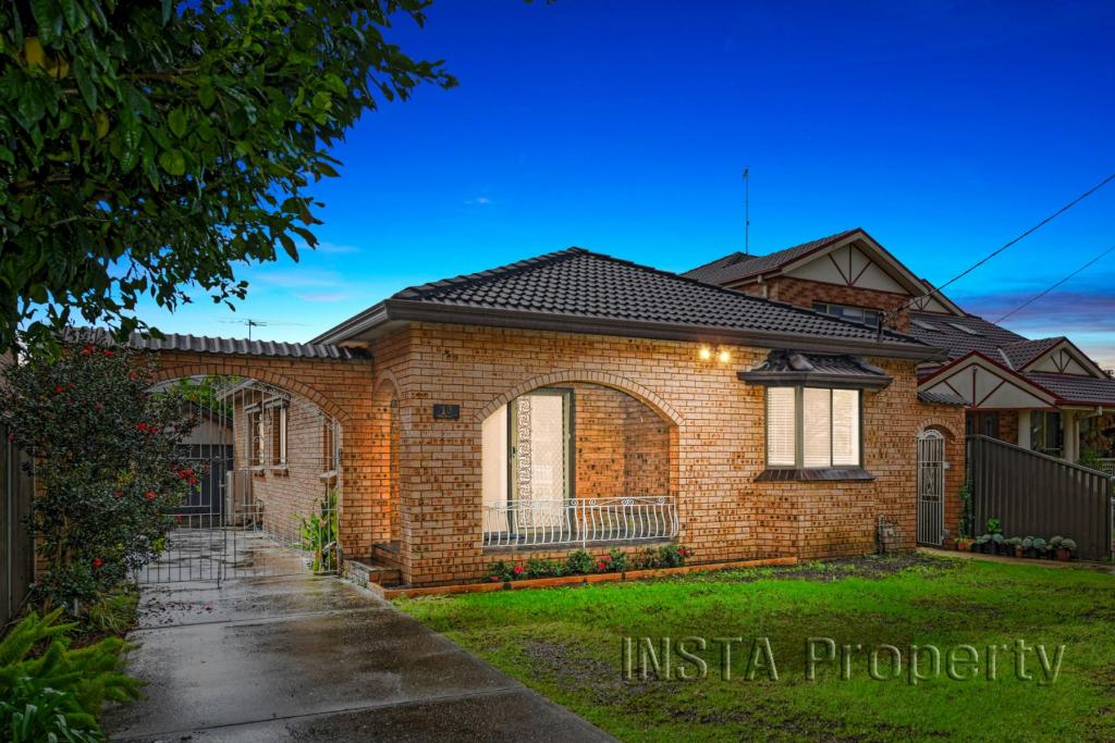 17 CHELMSFORD AVE, BANKSTOWN, NSW 2200