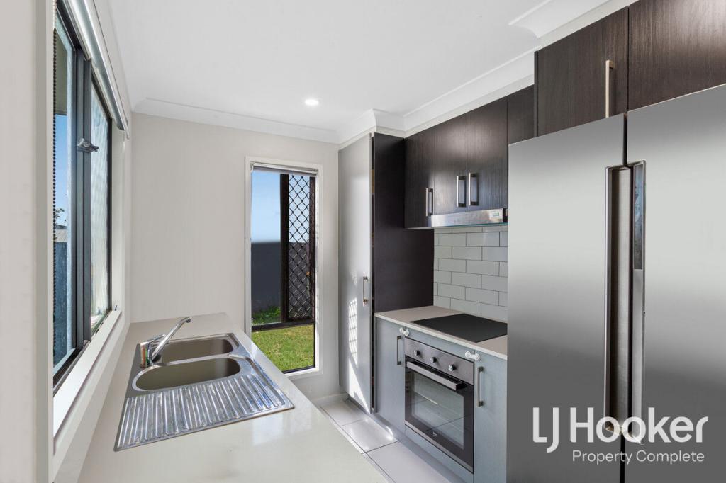 11/8 Highlands St, Yarrabilba, QLD 4207