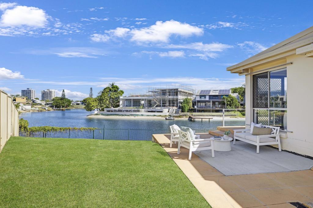 9 Aroona Ave, Broadbeach Waters, QLD 4218