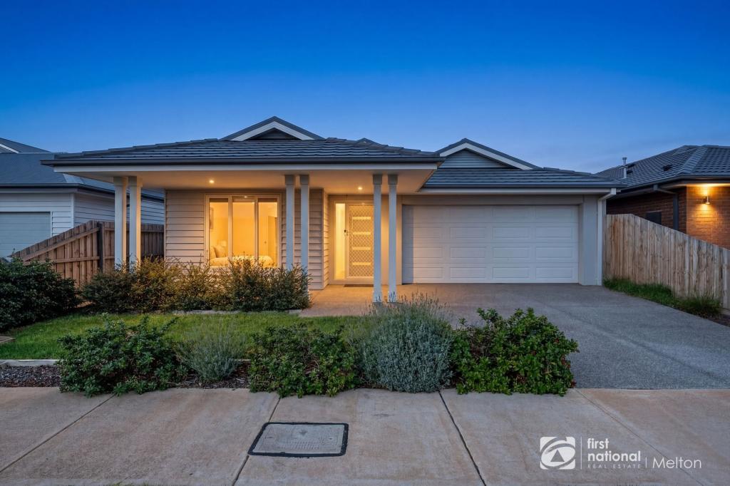 12 RHEOLA ST, EYNESBURY, VIC 3338