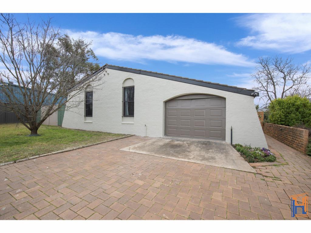 13 Kenalmac Ave, Armidale, NSW 2350